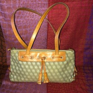 Dooney&Bourke shoulder purse